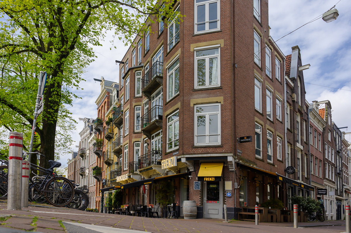 Frenzi voorzien van zonwering Amsterdam